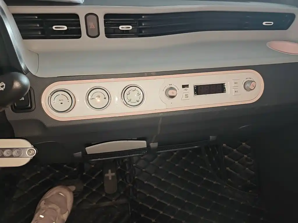 Wuling MINIEV — миниатюра 13