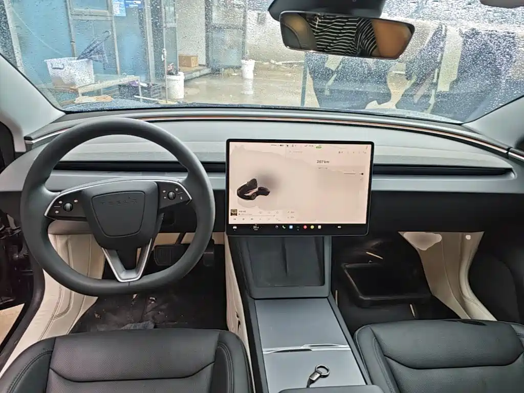 Tesla Model 3 — миниатюра 10