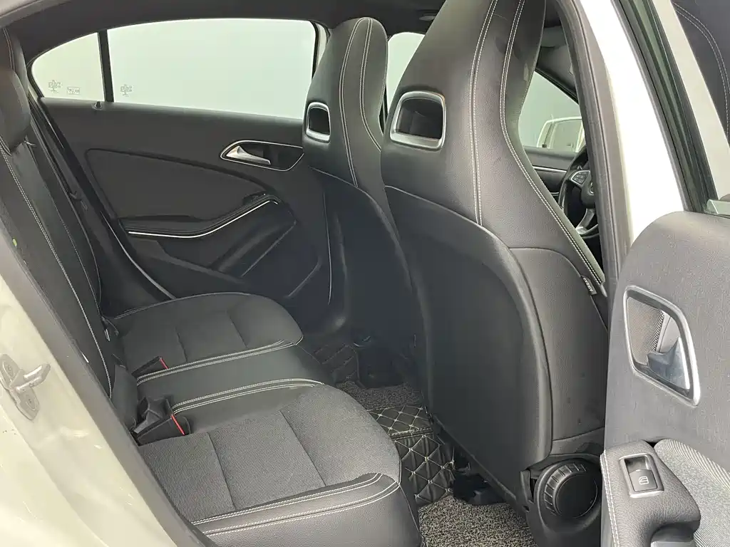 Mercedes-Benz A-Class (Import) — миниатюра 8