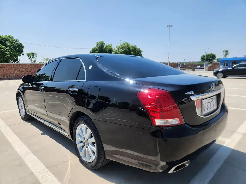 Toyota Crown 2010 2.5L Royal