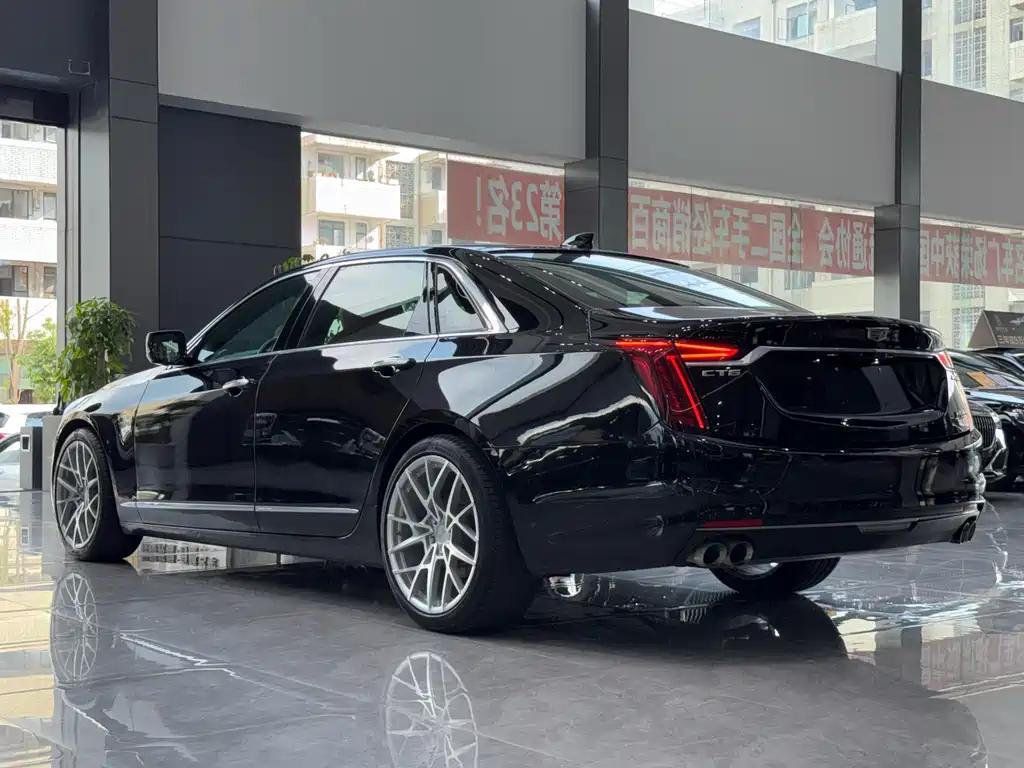 CADILLAC CT6
