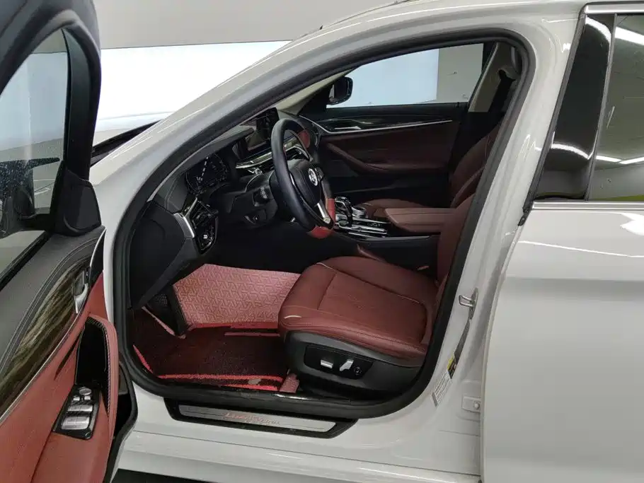 BMW 5 Series 5 2021 535Le Luxury