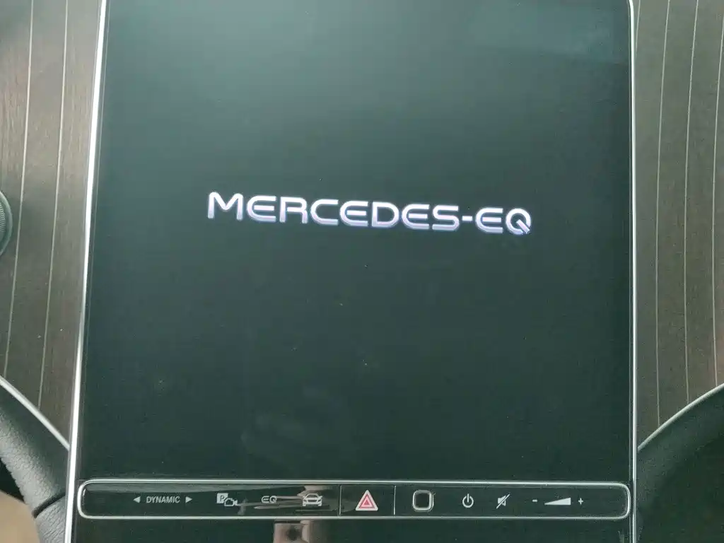 Mercedes-Benz EQE — миниатюра 10