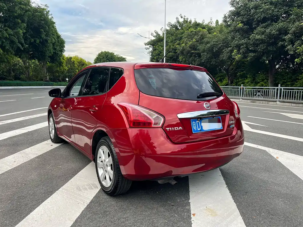 Nissan Tiida — миниатюра 4