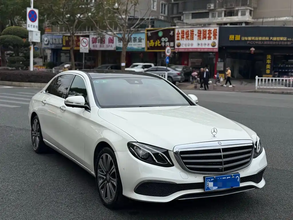 MERCEDES-BENZ E CLASS