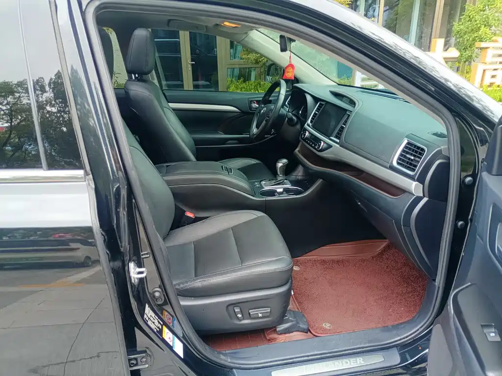 Toyota Highlander — миниатюра 10