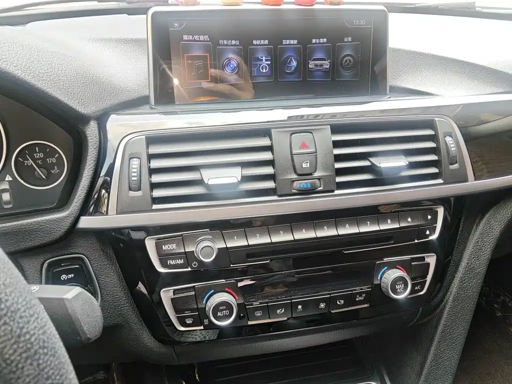 BMW 3 Series — миниатюра 14