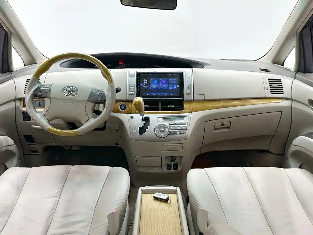 Toyota Previa — миниатюра 14