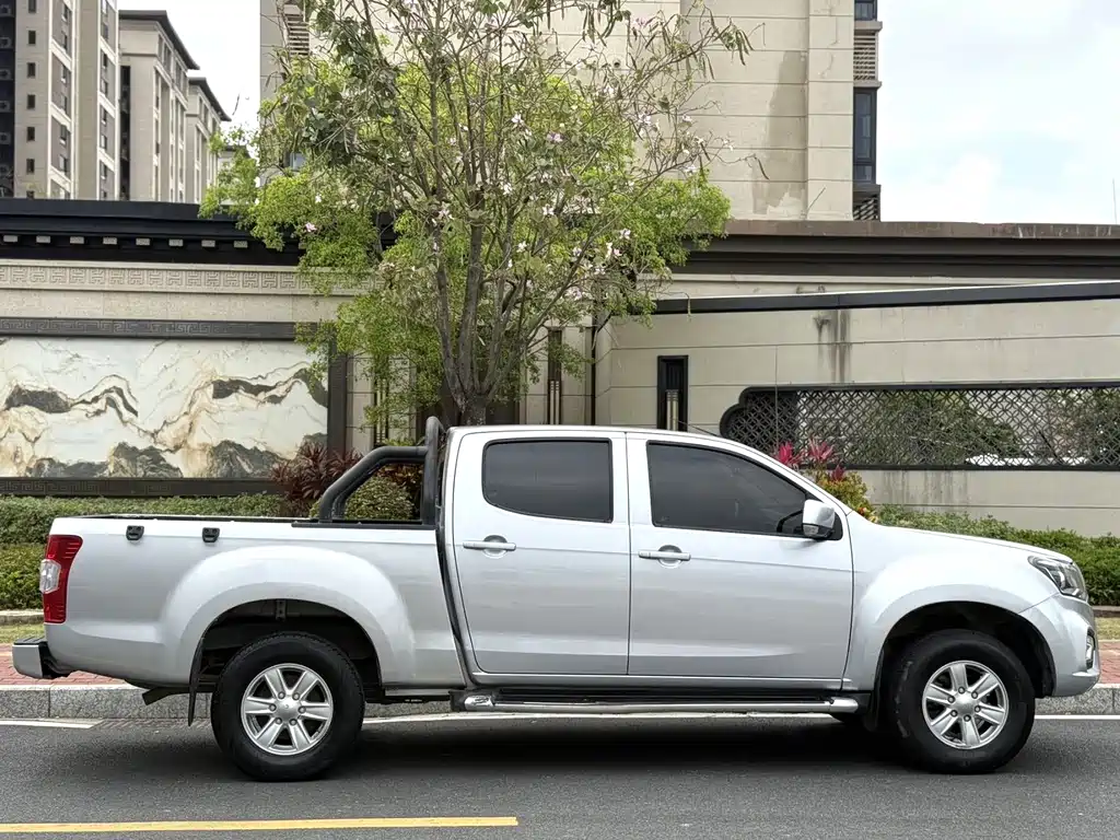 Isuzu RE-MAX Ruimai — миниатюра 5