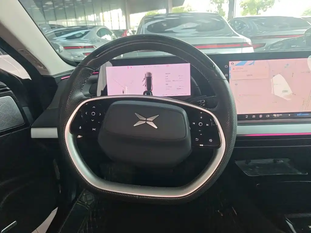 XPeng P7 — миниатюра 11