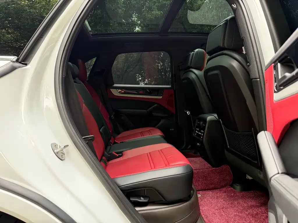 Porsche Cayenne — миниатюра 11