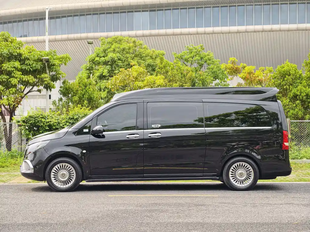 Mercedes-Benz Vito 2024 2.0T Elite 7 мест