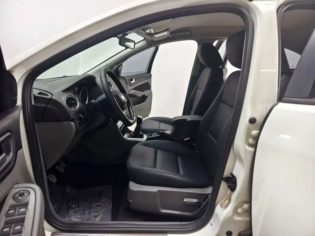 Ford Focus — миниатюра 10
