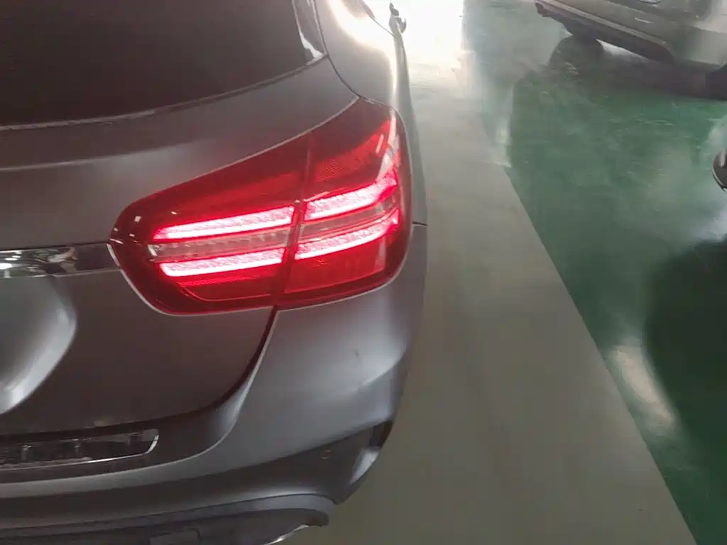 Mercedes-Benz GLA AMG — миниатюра 8