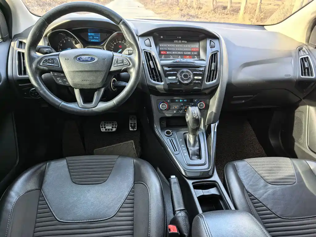 Ford Focus 2017 1.6L AT
