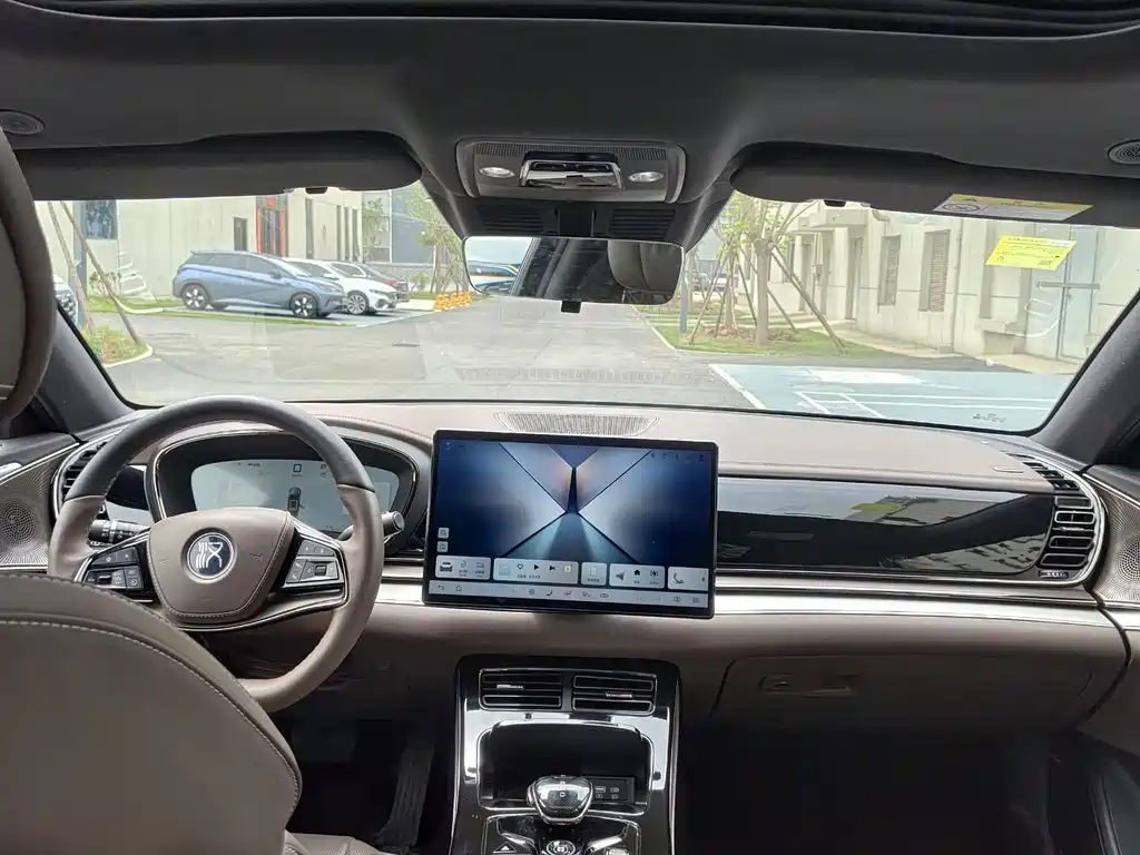 BYD Han 2025 DM-i Smart Drive 125KM Flagship