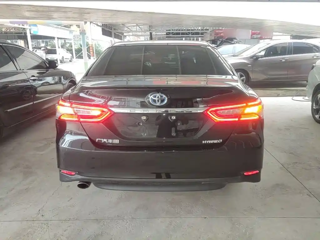 Toyota Camry — миниатюра 6