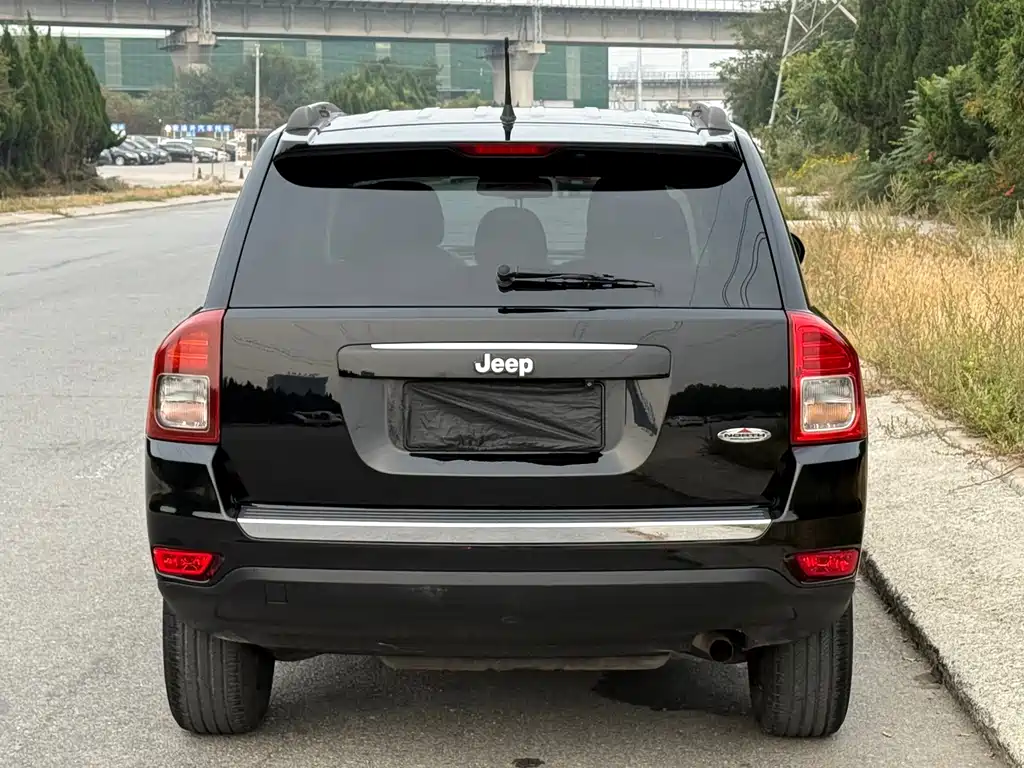 Jeep Compass (Import) — миниатюра 4