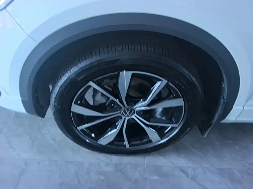 Volkswagen T-Roc — миниатюра 23