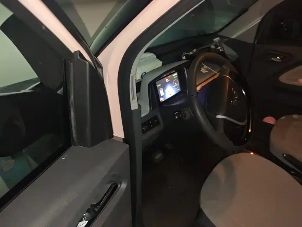 Wuling MINIEV — миниатюра 12