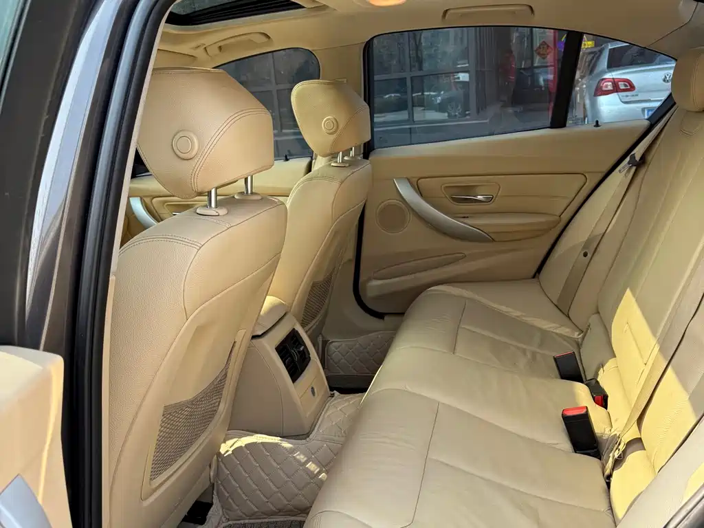 BMW 3 Series — миниатюра 7