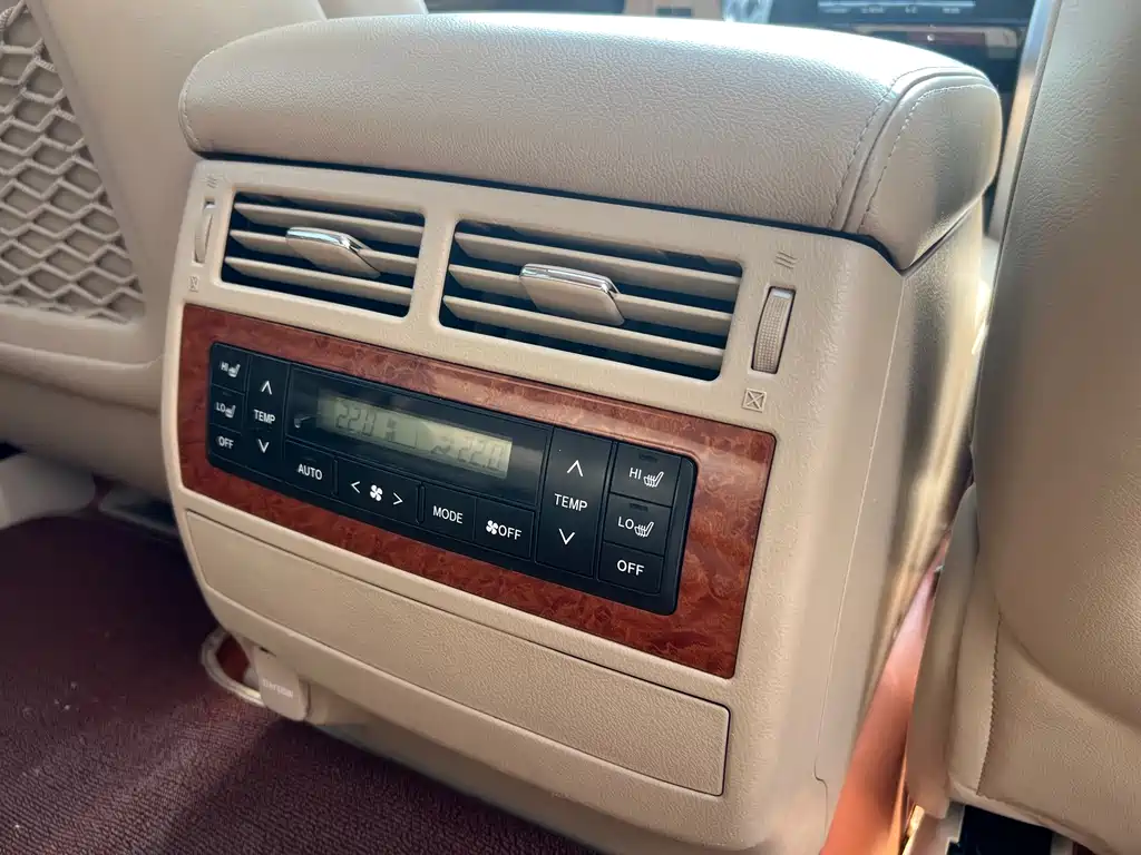 Toyota Land Cruiser — миниатюра 20