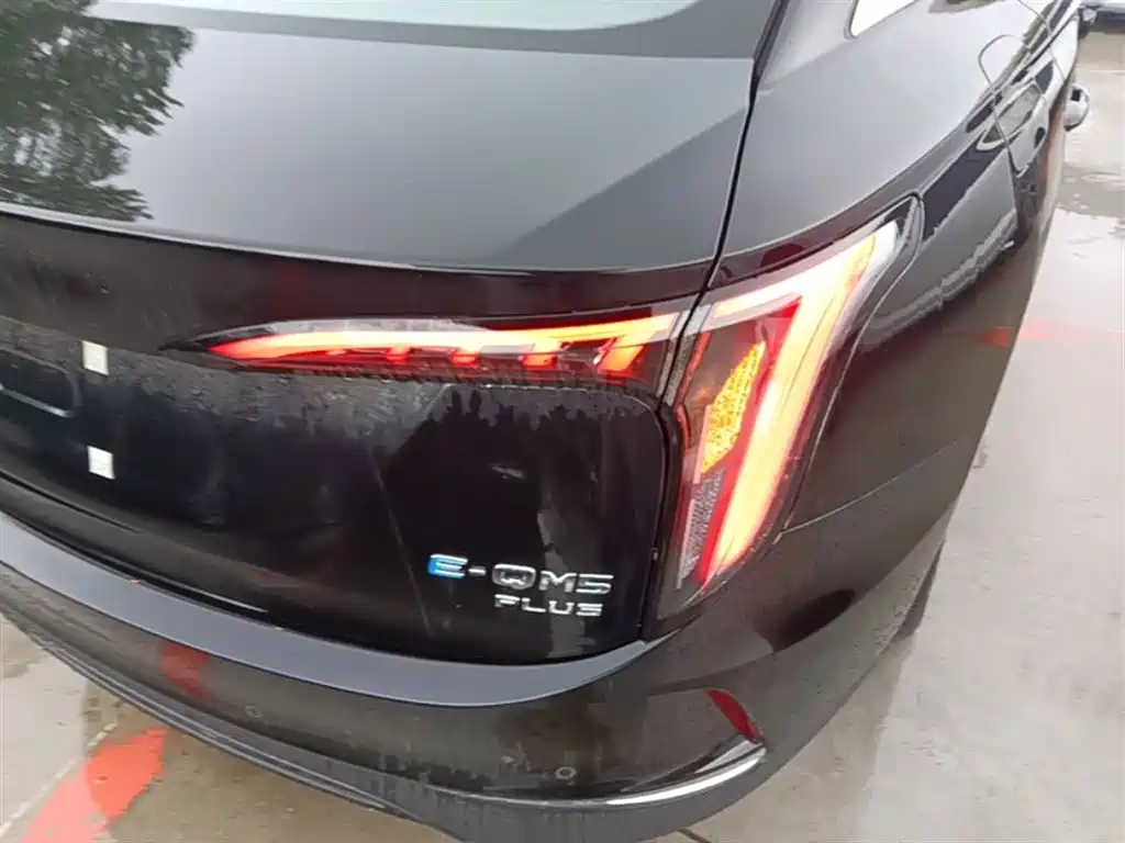Hongqi E-QM5 2025 610km PLUS