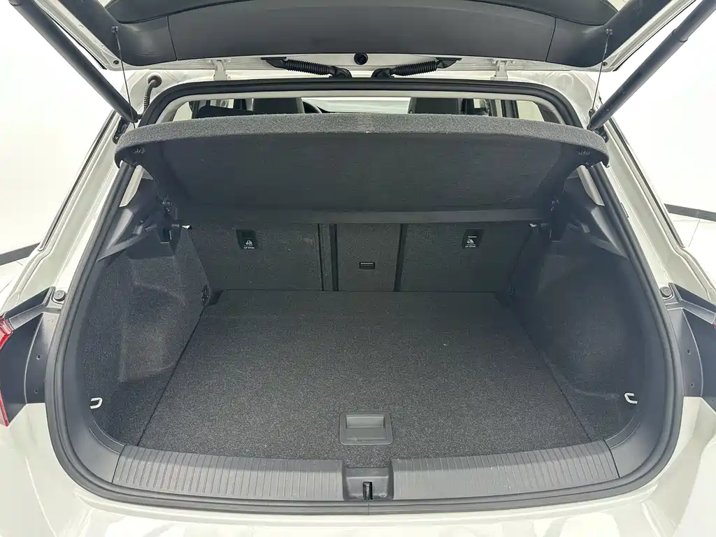 Volkswagen T-Roc — миниатюра 17