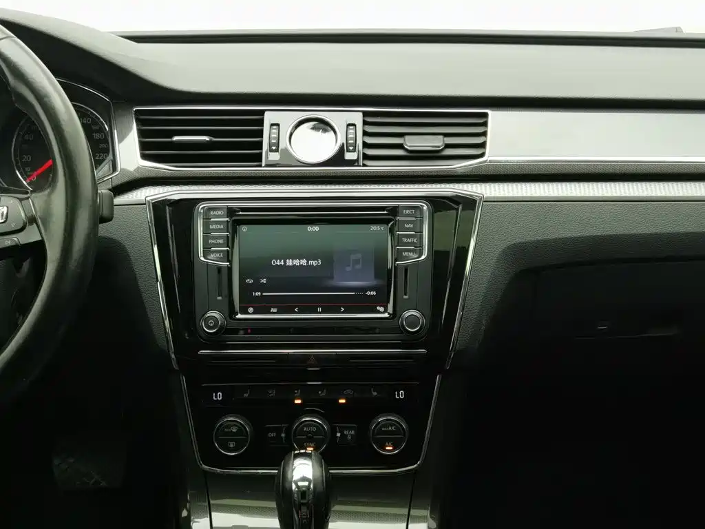 Volkswagen Passat — миниатюра 12