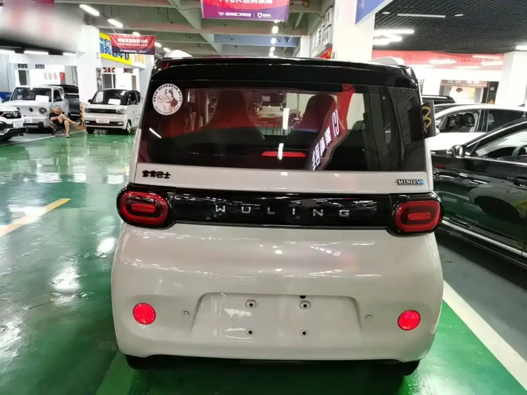 Wuling MINIEV — миниатюра 6