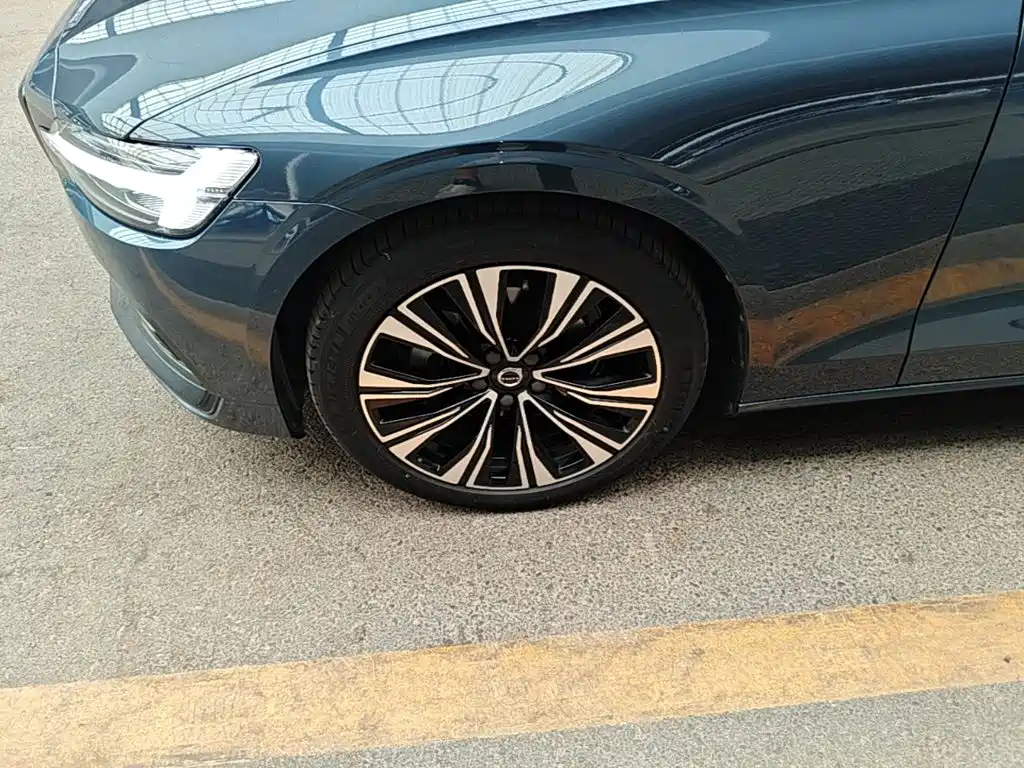 Volvo S60 — миниатюра 23