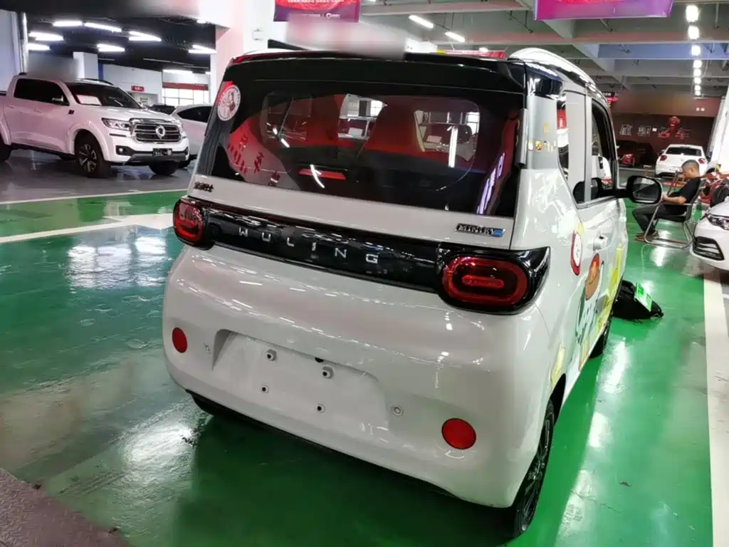 Wuling MINIEV — миниатюра 7