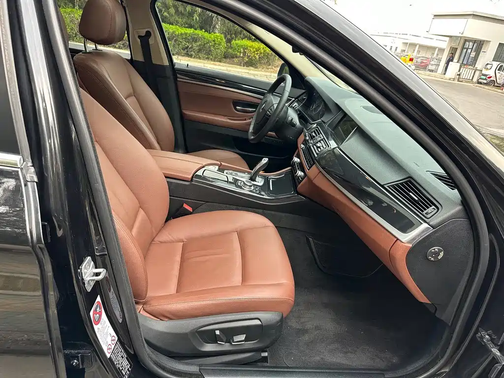 BMW 5 Series (Import) — миниатюра 10