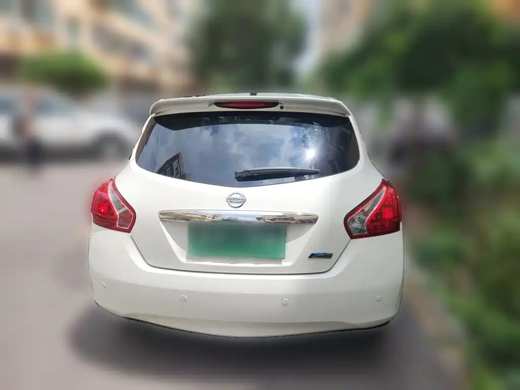 Nissan Tiida — миниатюра 4