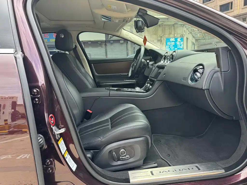 Jaguar XJ — миниатюра 13