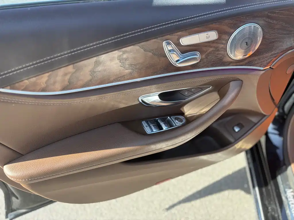 MERCEDES-BENZ E CLASS