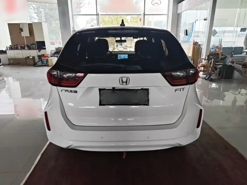 Honda Fit — миниатюра 6