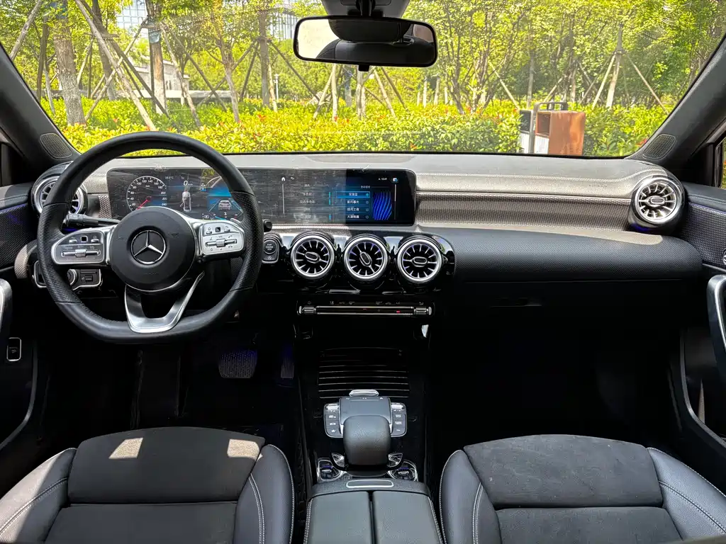 Mercedes-Benz A-Class A 2023 A 200 L Fashion