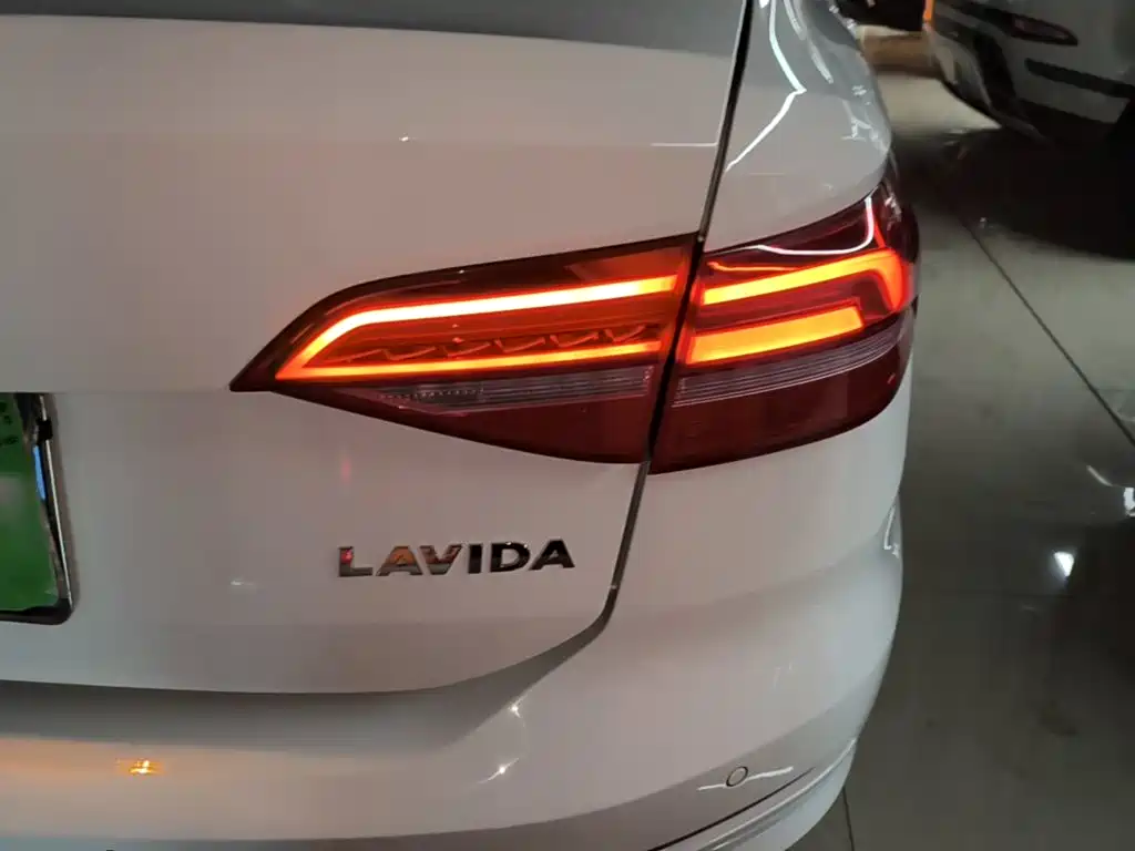 Volkswagen Lavida — миниатюра 8