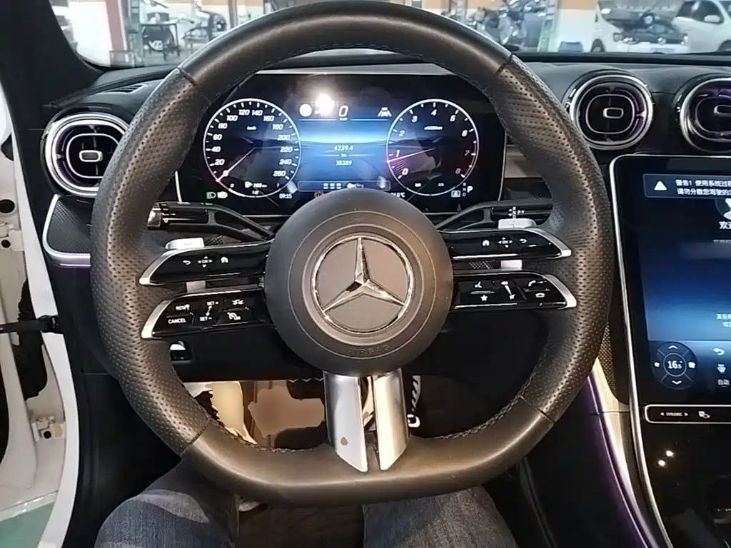 Mercedes-Benz C-Class — миниатюра 11