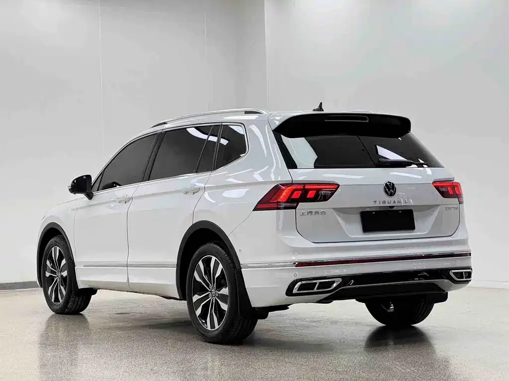 Volkswagen Tiguan L — миниатюра 31