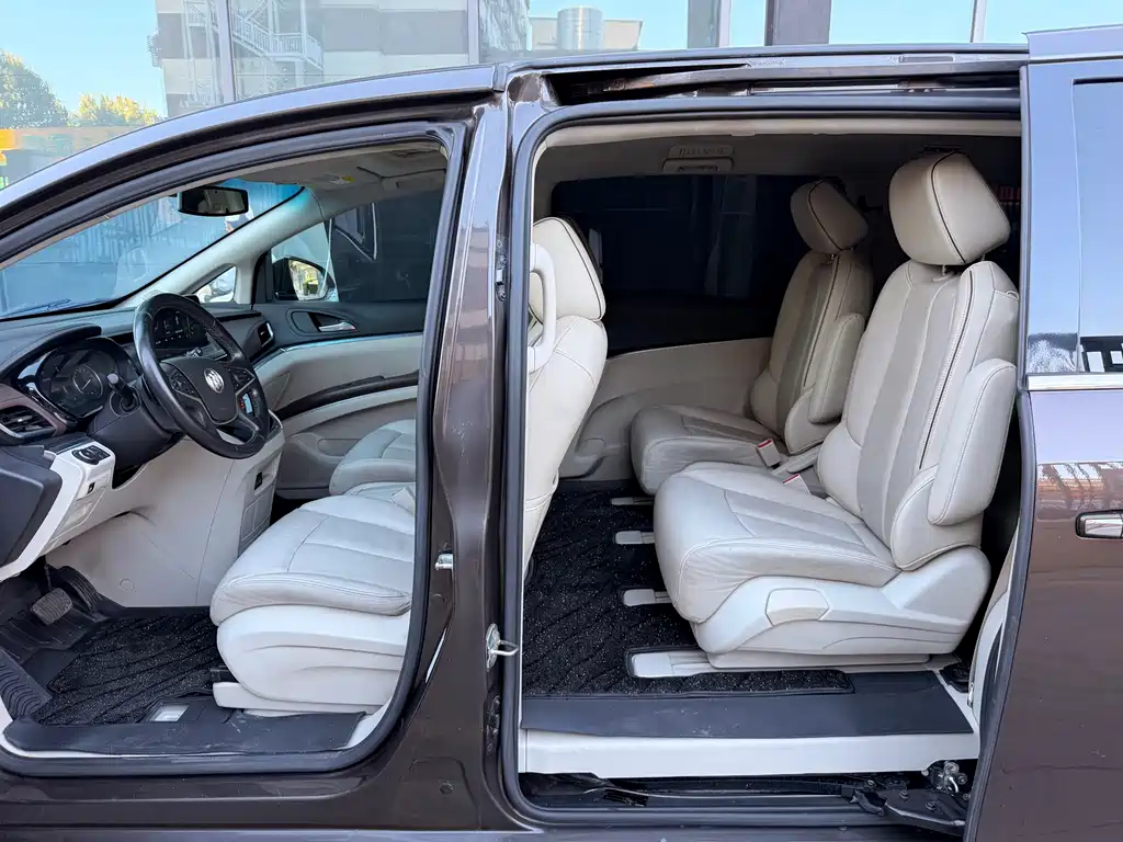 Buick GL8 — миниатюра 8