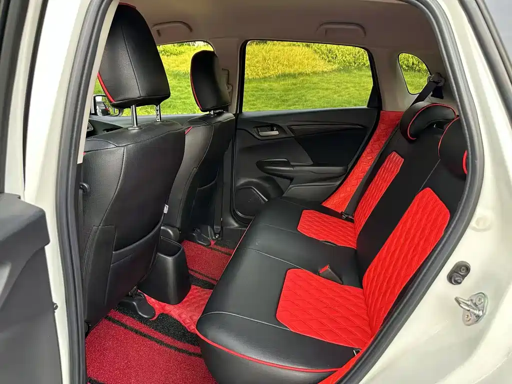 Honda Fit — миниатюра 7