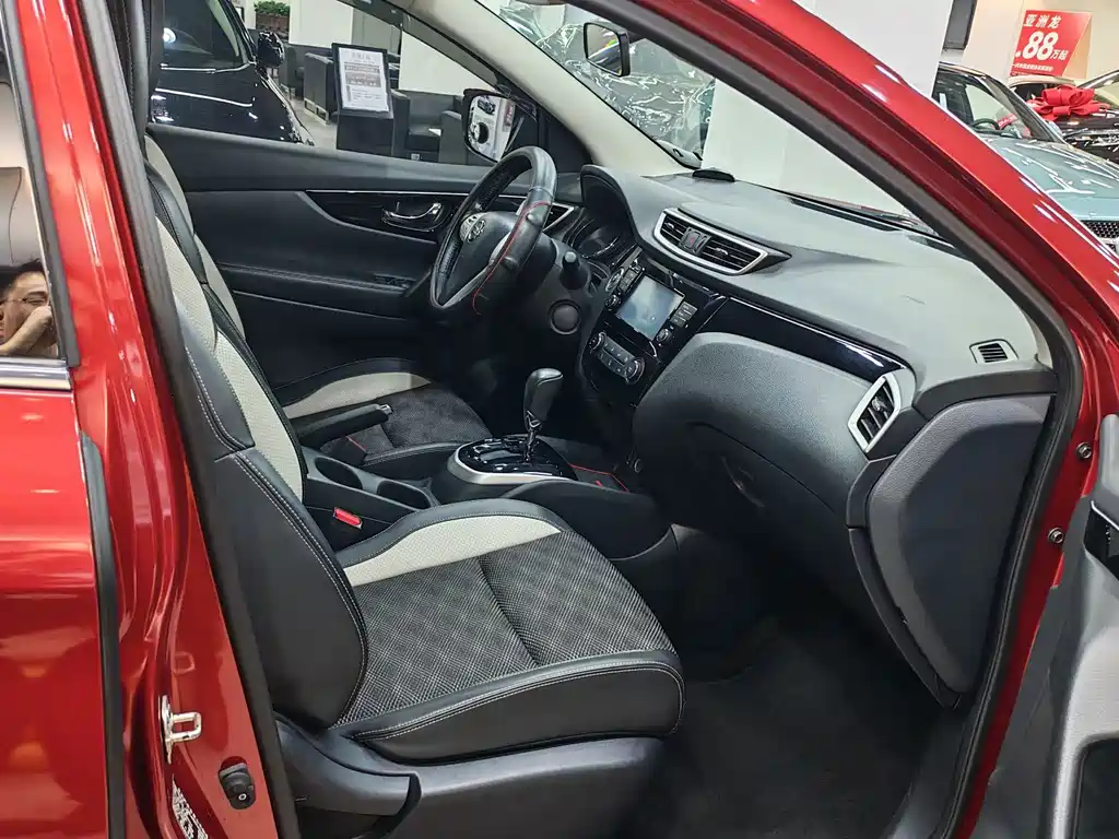 Nissan Qashqai — миниатюра 13