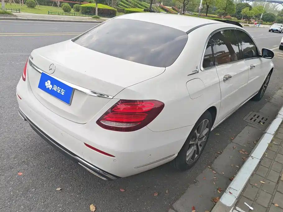 Mercedes-Benz E-Class — миниатюра 3