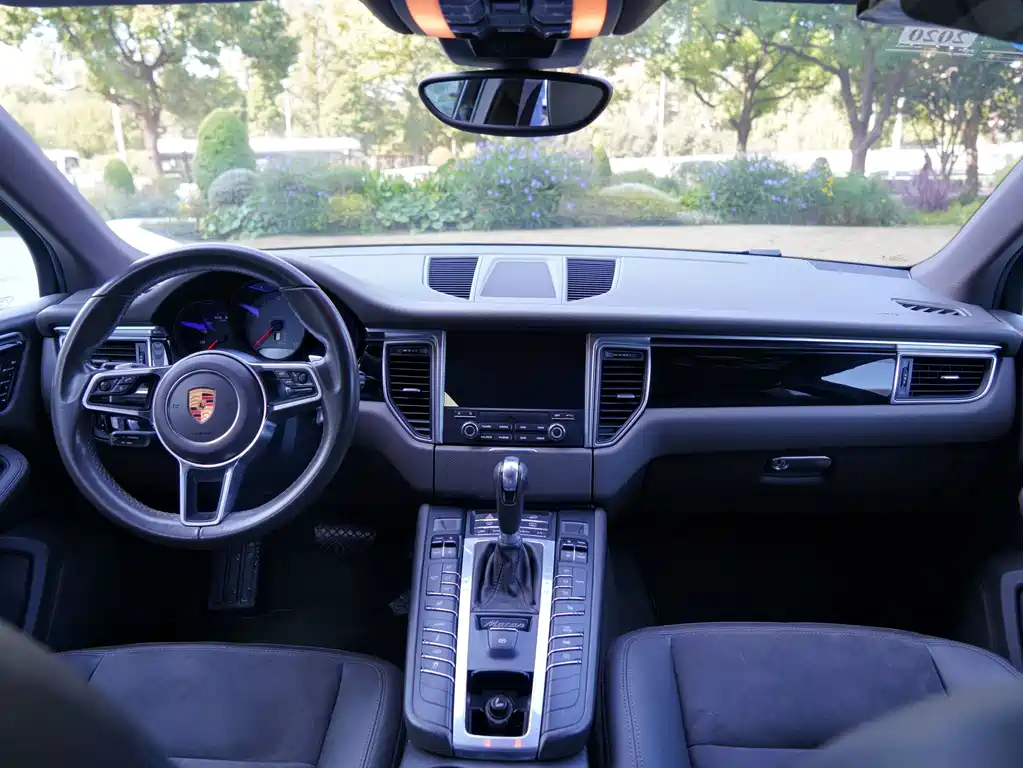 Porsche Macan — миниатюра 6