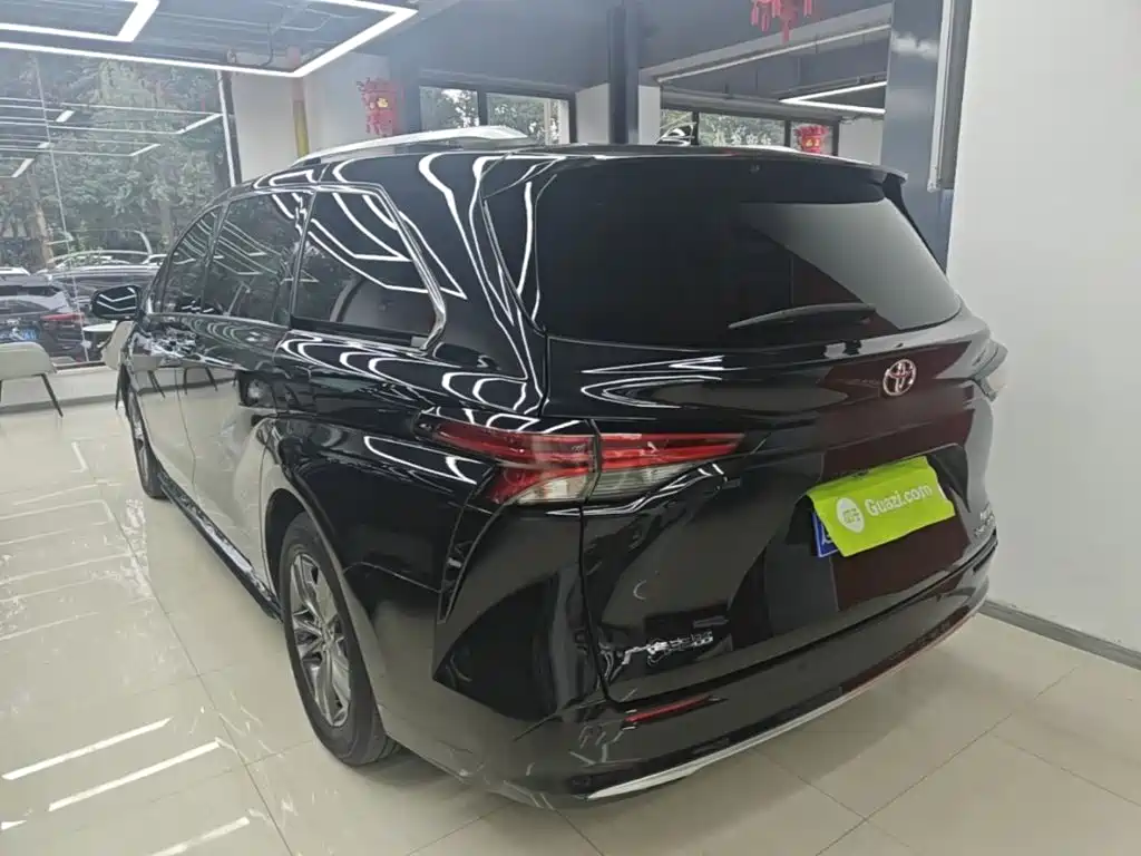 Toyota Sienna — миниатюра 5