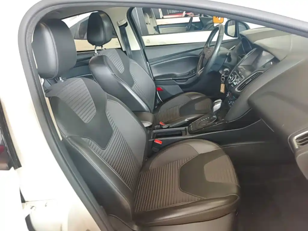 Ford Focus — миниатюра 25