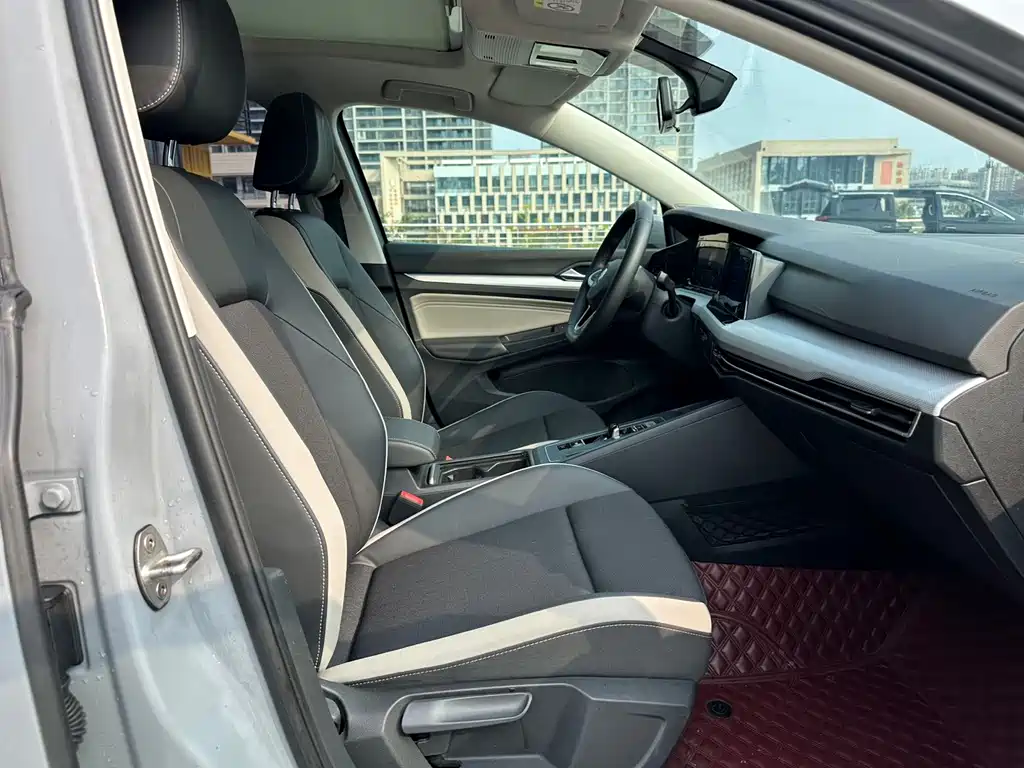 Volkswagen Golf — миниатюра 18