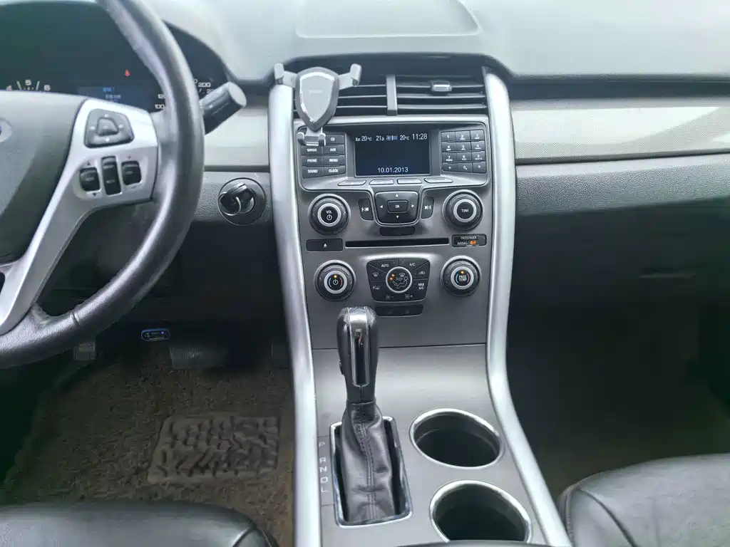 Ford Edge (Import) — миниатюра 8
